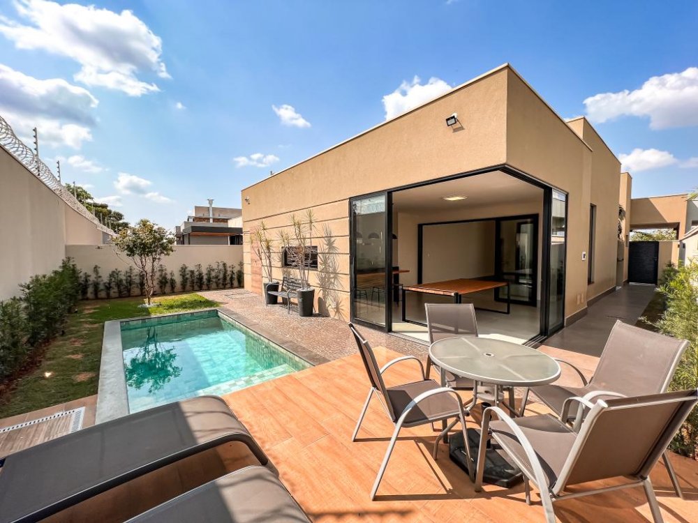 Casa em Condomínio - Ribeirão Preto, SP no bairro Vila do Golf